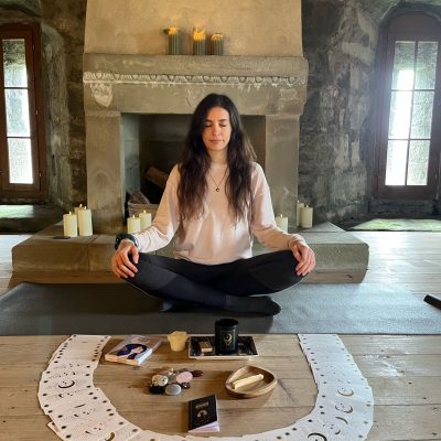 Illustration de rituel lunaire pour femmes intuitives